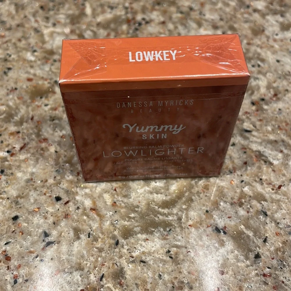 NEW Danessa Myricks Beauty  Yummy Skin Blurring Balm Powder Lowlighter Soft Glow